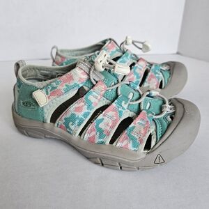 Keen Newport H2 Sandals Camo Pink Icing Girls Size 2 Waterproof Hiking Camping